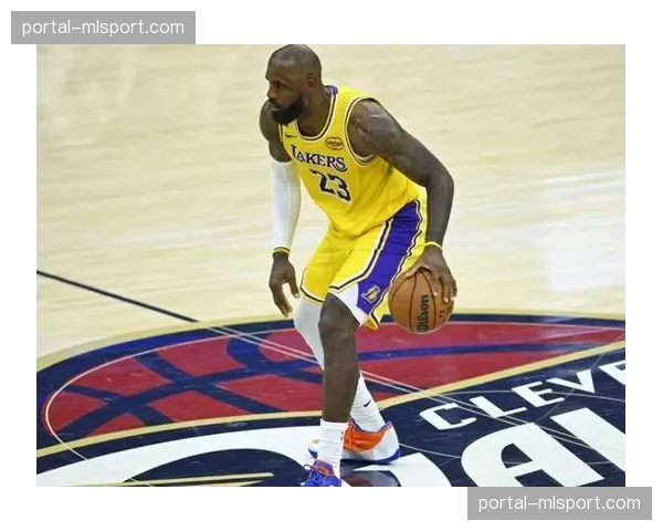 65场规则影响奖项评选 詹姆斯连续21年最佳阵容纪录因伤终结