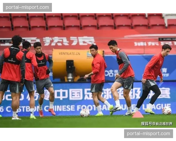 青岛西海岸客场三连败 郑智对攻战术引发外界争议